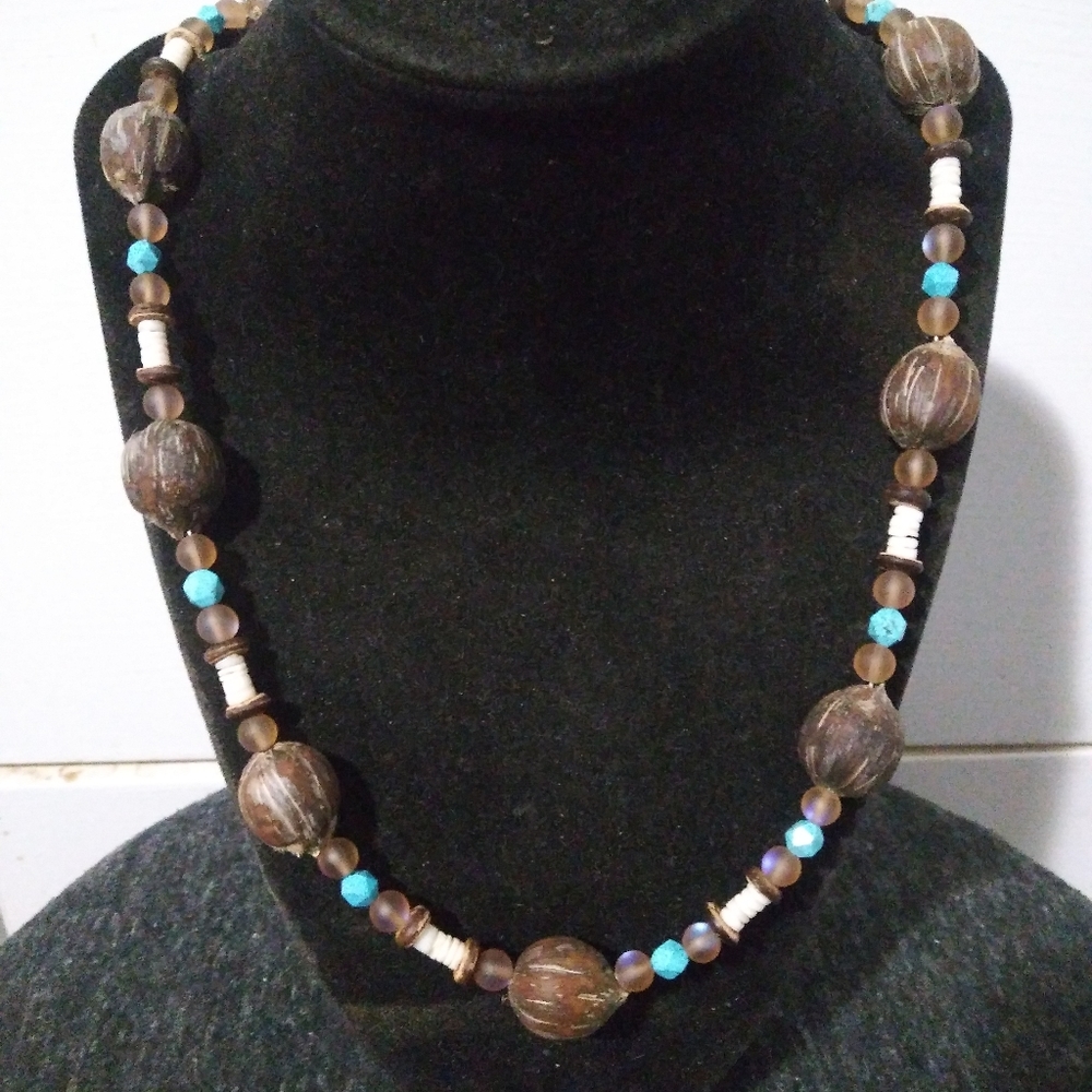 Coconut neckace
